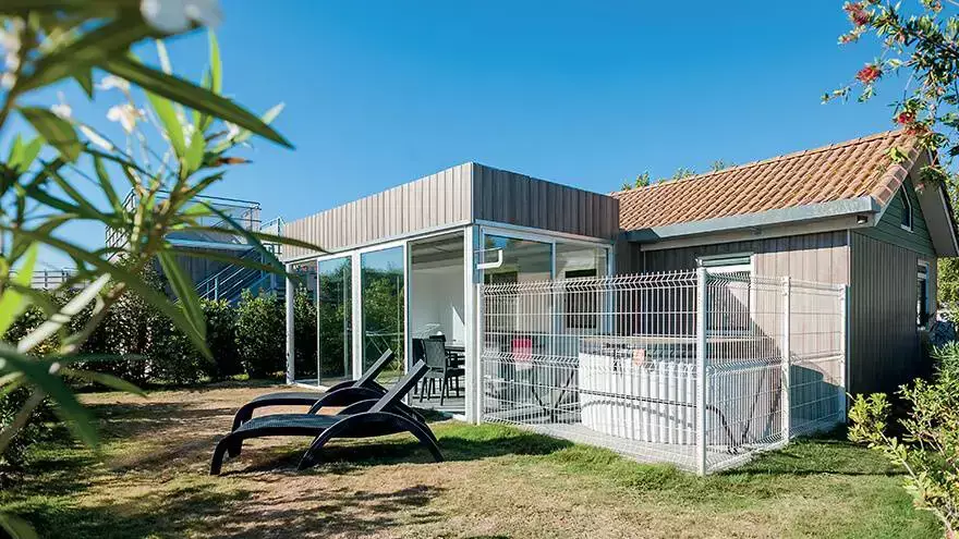 Lodges Méditerranée Village Partenaire VTF