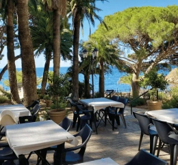 VTF Bandol terrasse vue mer dans le Var